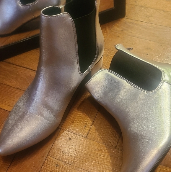 NWOT GORGEOUS UNION BAY SILVER BOOTS 7.5 - Picture 3 of 14